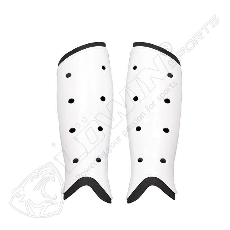 Shin guard curved'